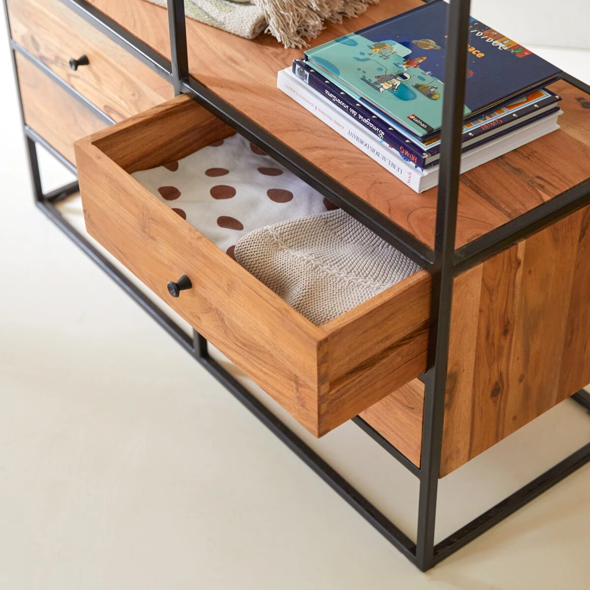 Agra - Bibliothèque Enfant En Acacia Massif Et Métal 2 Agra - Bibliothèque Enfant En Acacia Massif Et Métal – Image 2