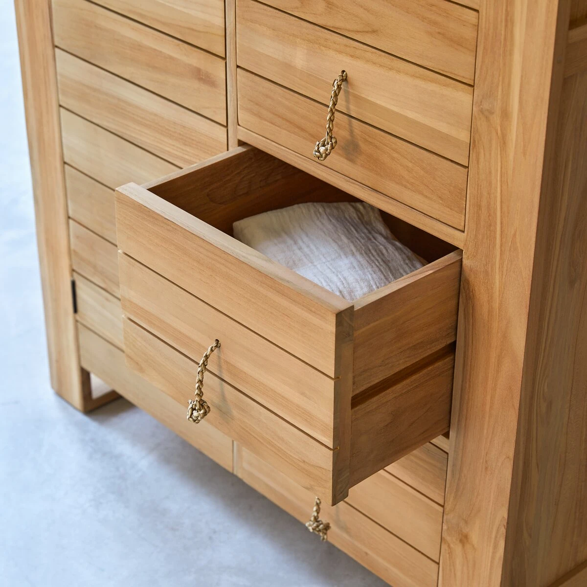 Minimalys - Armoire Penderie En Teck Massif 5 Minimalys - Armoire Penderie En Teck Massif – Image 5