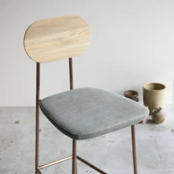 Yutapi - Chaise De Bar Linen Green En Chêne Massif 12 Yutapi - Chaise De Bar Linen Green En Chêne Massif -Homezia Soldes Boutique 1200 1200 chaise de bar yutapi linen green en chene massif 3