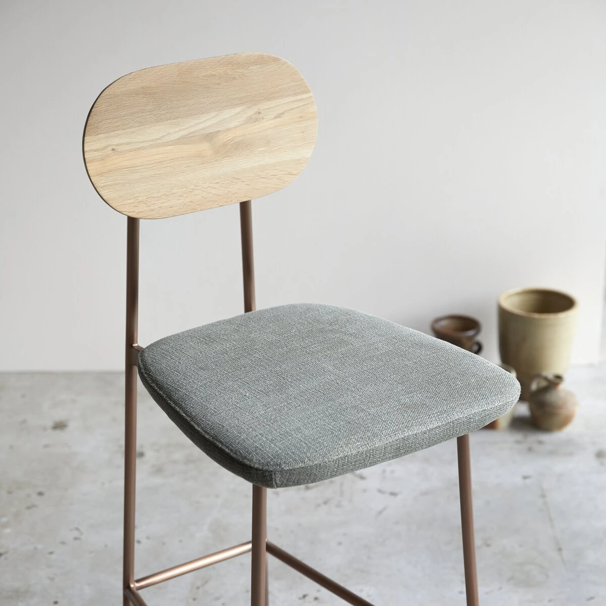 Yutapi - Chaise De Bar Linen Green En Chêne Massif 4 Yutapi - Chaise De Bar Linen Green En Chêne Massif – Image 4