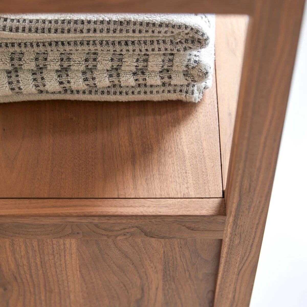 Arty - Colonne En Noyer Massif 6 Arty - Colonne En Noyer Massif – Image 6