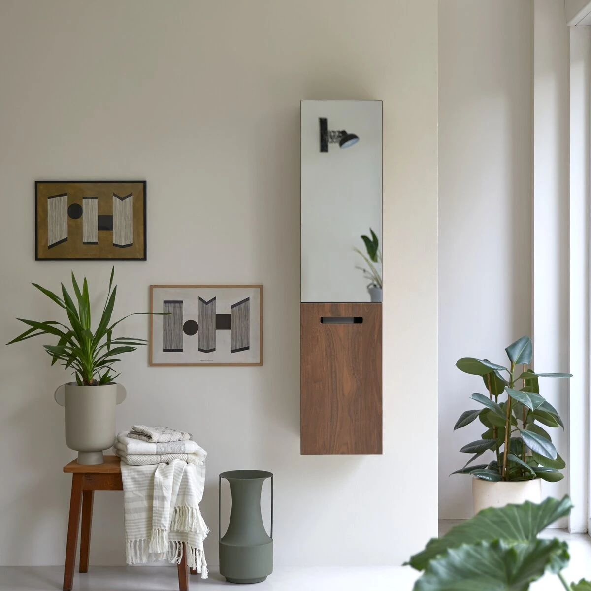 Line - Colonne Miroir En Noyer Massif 1 Line - Colonne Miroir En Noyer Massif