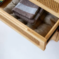 Luis - Commode Enfant En Orme Massif Et Cannage -Homezia Soldes Boutique 1200 1200 commode enfant en orme massif et cannage luis 4