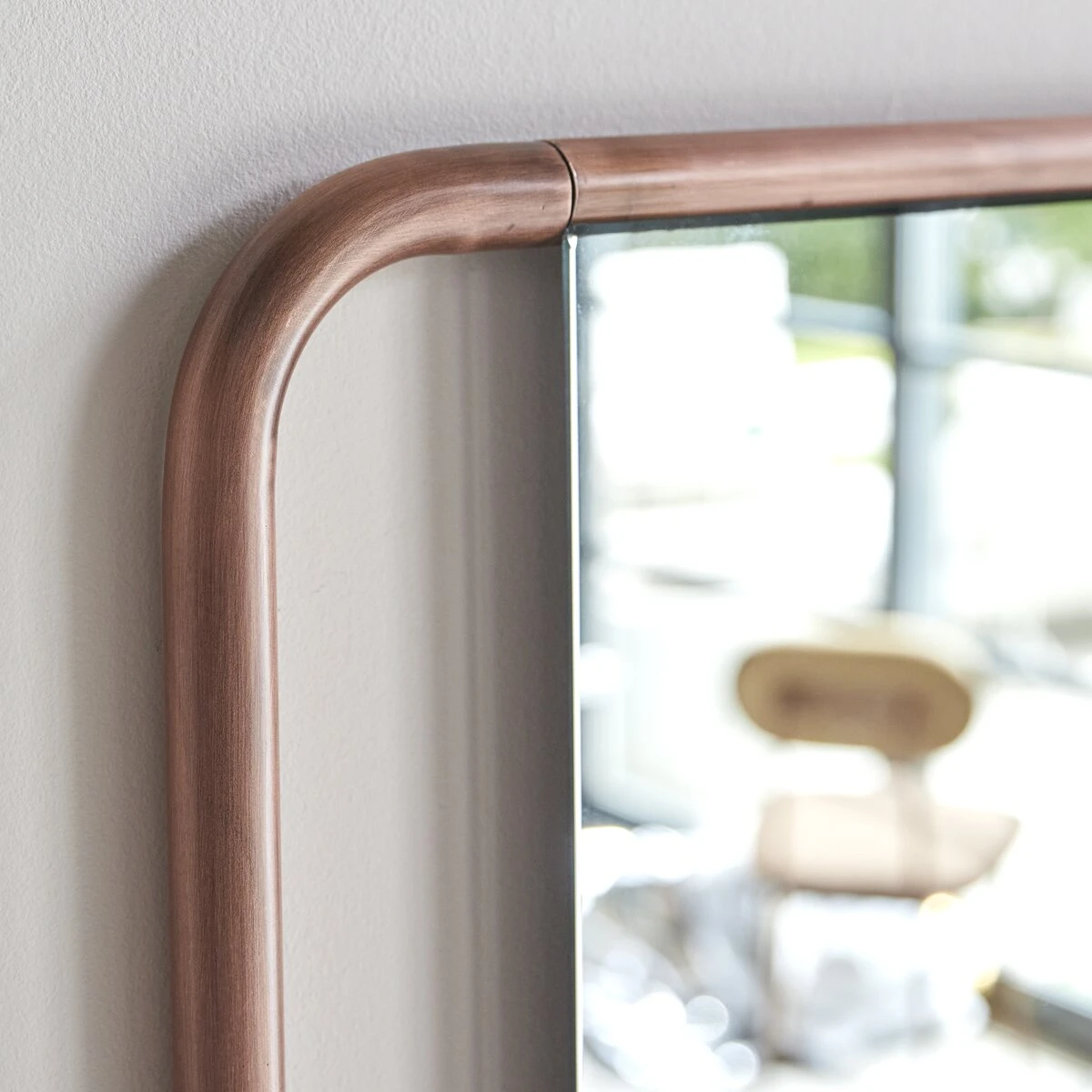 Félicie - Etagère Miroir En Noyer Et Laiton 4 Félicie - Etagère Miroir En Noyer Et Laiton – Image 4