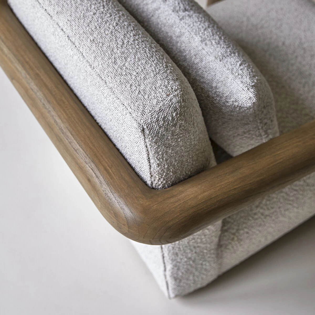 Nina - Fauteuil Bas En Mindi Massif Et Tissu écru 6 Nina - Fauteuil Bas En Mindi Massif Et Tissu écru – Image 6