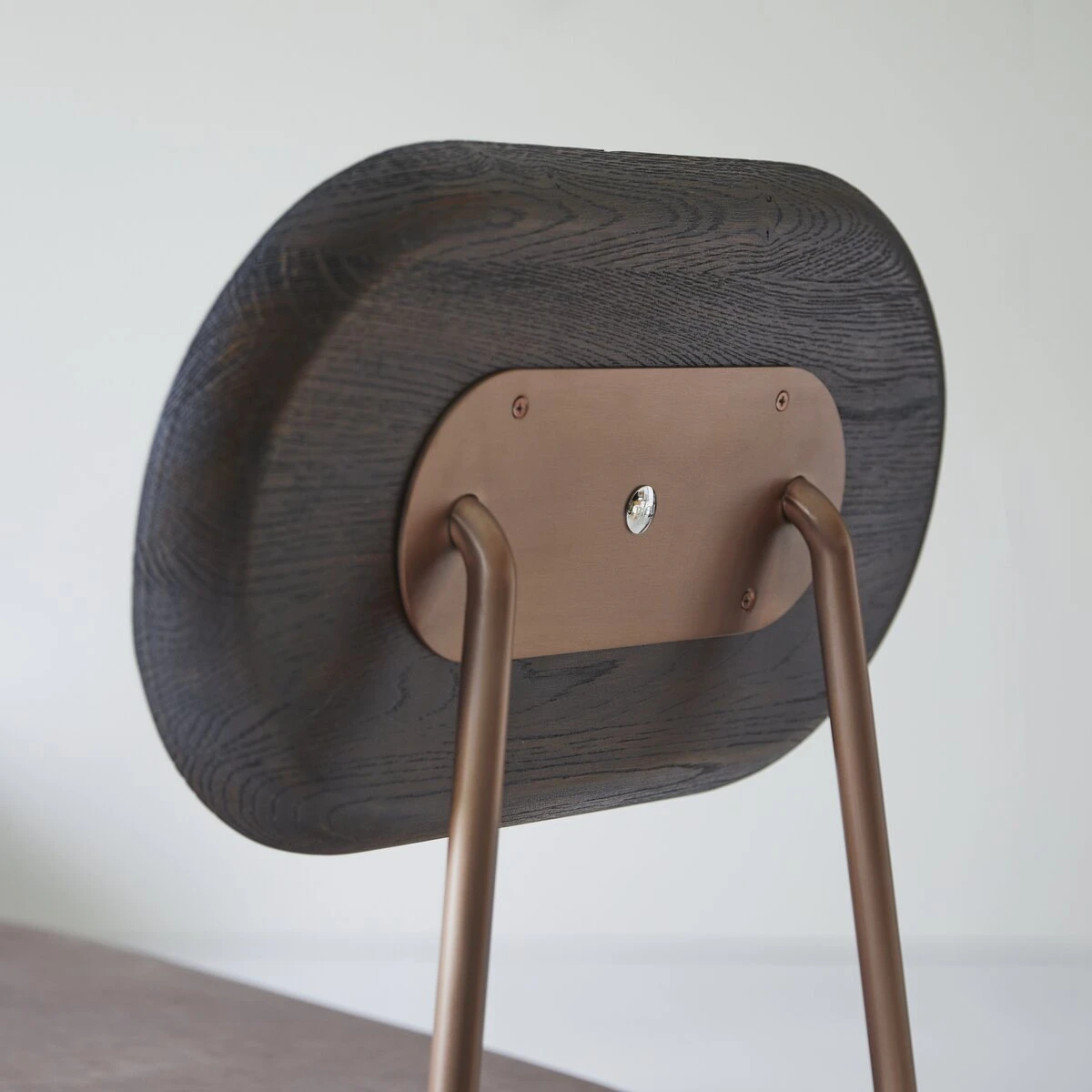 Yutapi - Fauteuil Bas Mohawk Choco En Chêne Massif 8 Yutapi - Fauteuil Bas Mohawk Choco En Chêne Massif – Image 8