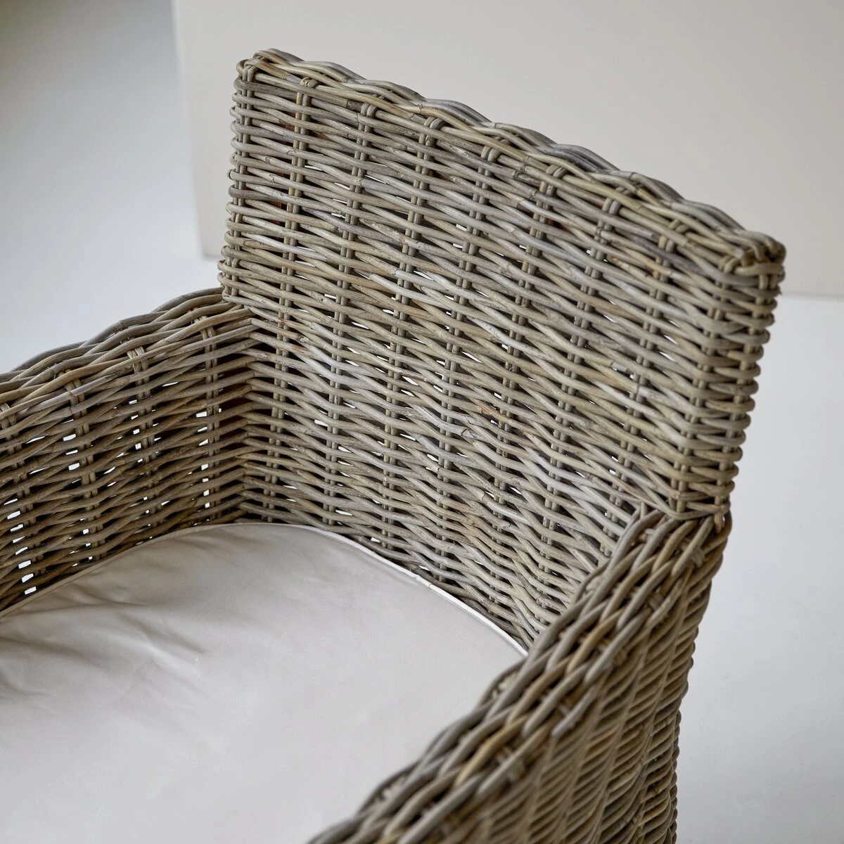 Kubu - Fauteuil En Fibres Végétales 2 Kubu - Fauteuil En Fibres Végétales – Image 2