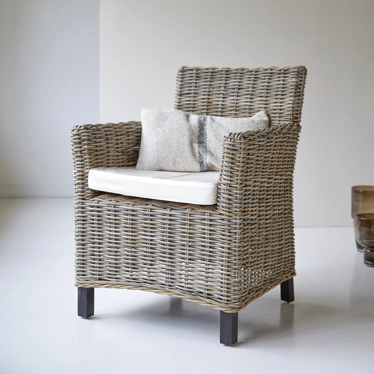 Kubu - Fauteuil En Fibres Végétales 4 Kubu - Fauteuil En Fibres Végétales – Image 4