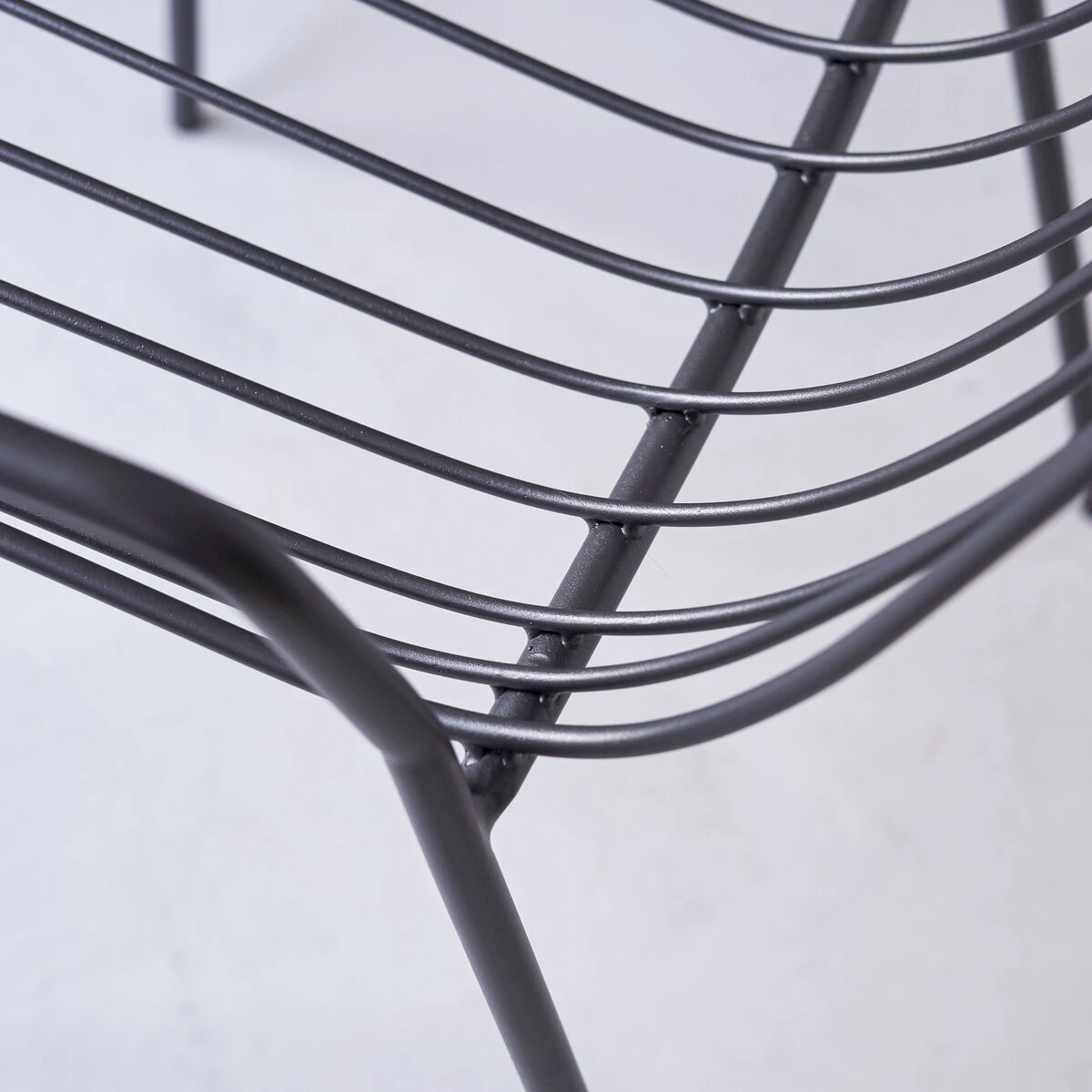 Arty - Fauteuil En Métal Dark Grey 4 Arty - Fauteuil En Métal Dark Grey – Image 4