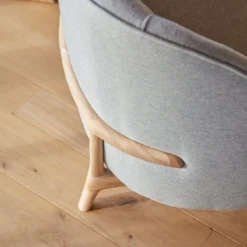 Hoya - Fauteuil En Chêne Massif Et Tissu Gris -Homezia Soldes Boutique 1200 1200 fauteuil hoya en chene massif et tissu gris 4