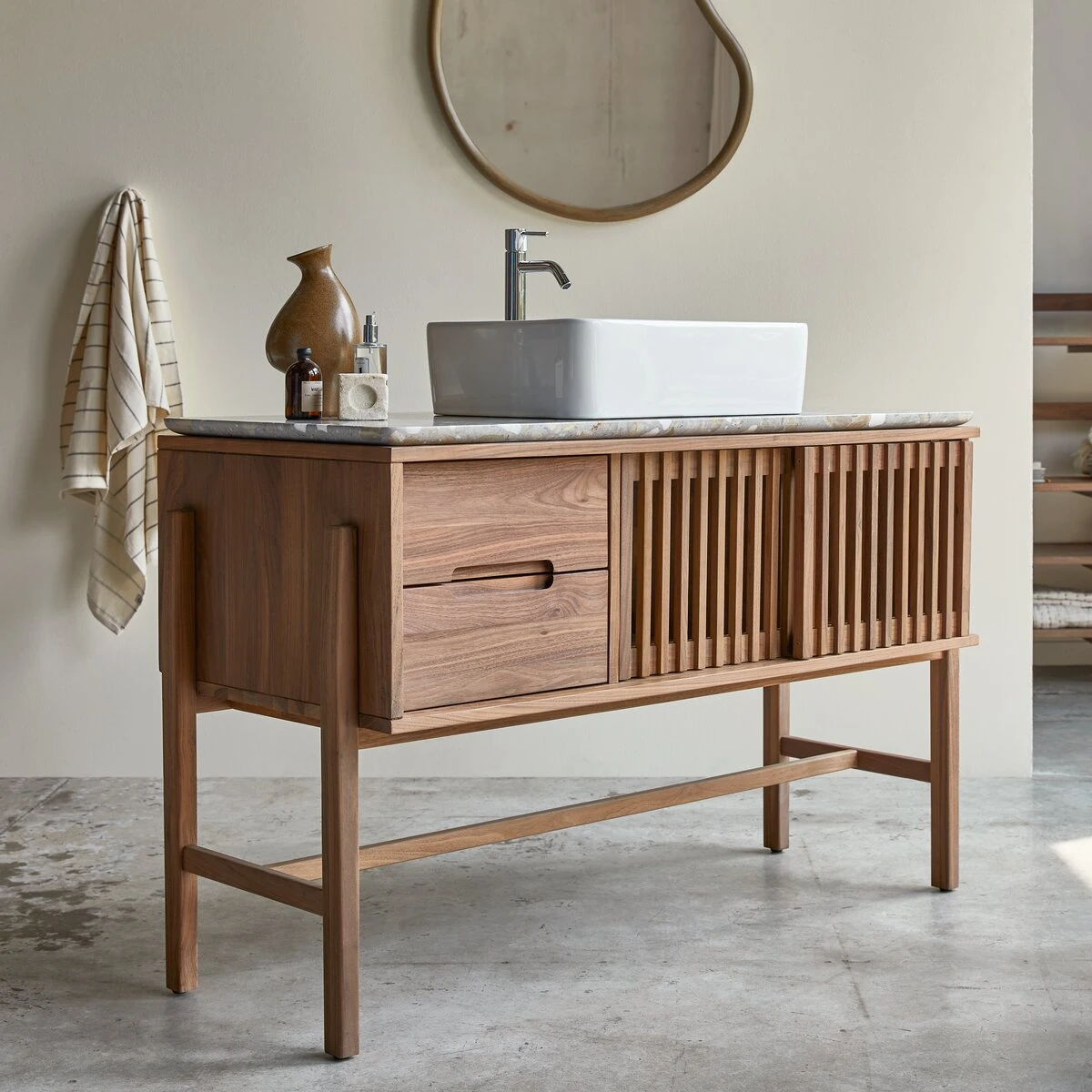 Isaure - Meuble Salle De Bain En Noyer Massif Et Terrazzo Premium 125 Cm 4 Isaure - Meuble Salle De Bain En Noyer Massif Et Terrazzo Premium 125 Cm â Image 4