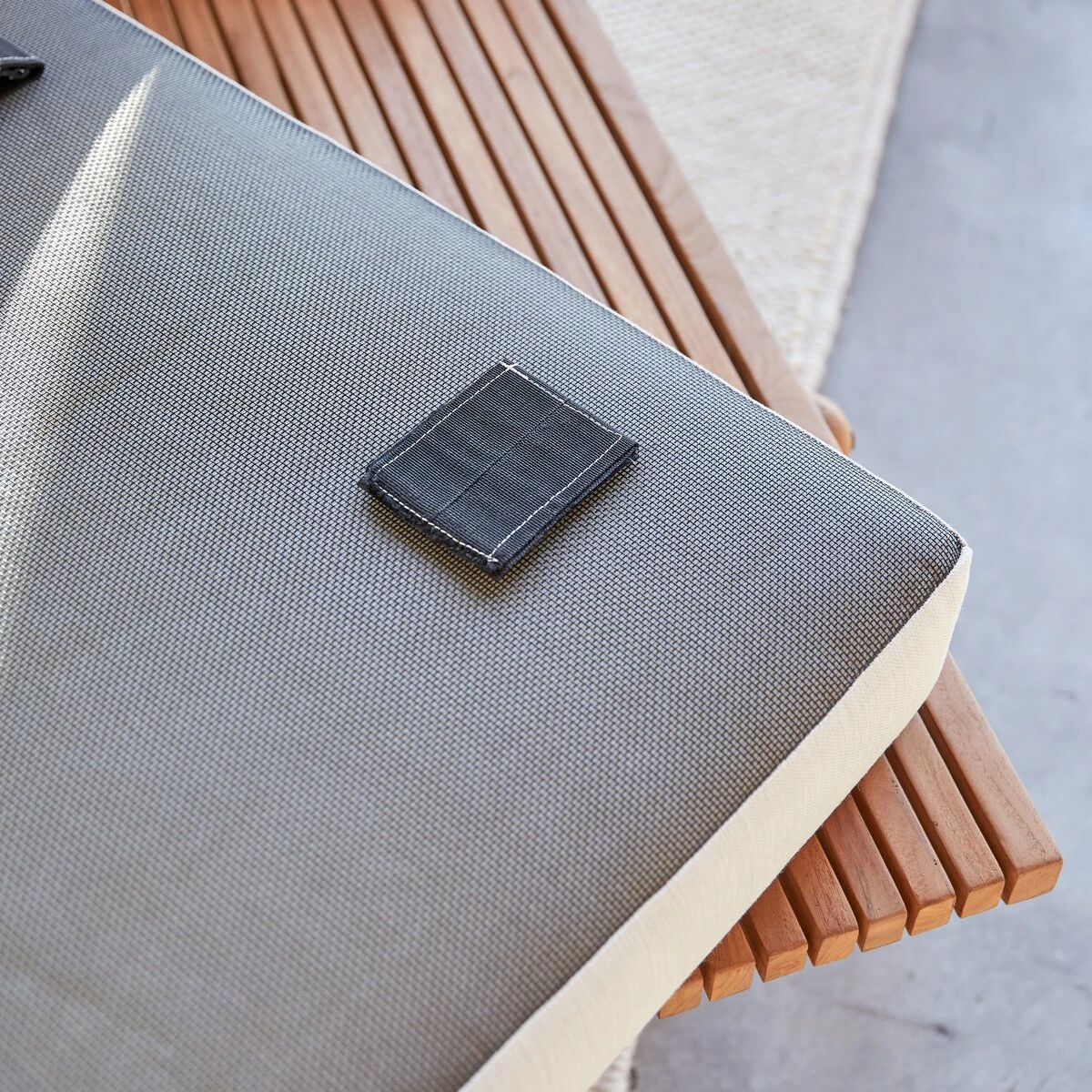 Fado - Méridienne En Teck Massif, 1 Place 3 Fado - Méridienne En Teck Massif, 1 Place – Image 3