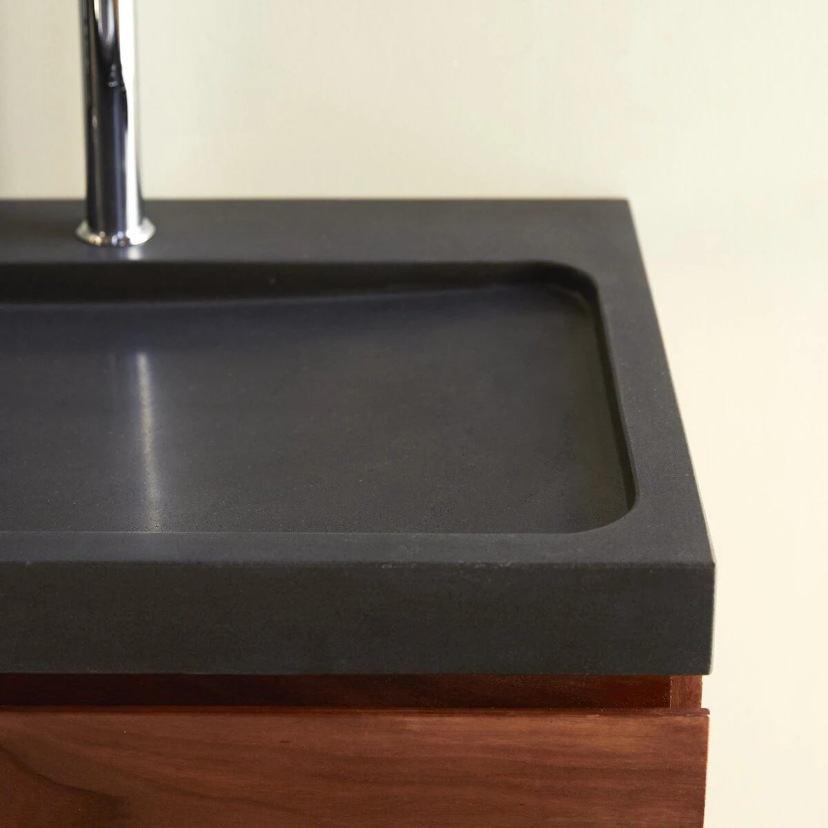 Nova - Meuble Salle De Bain En Palissandre Massif Et Pierre De Lave 120 Cm 3 Nova - Meuble Salle De Bain En Palissandre Massif Et Pierre De Lave 120 Cm – Image 3