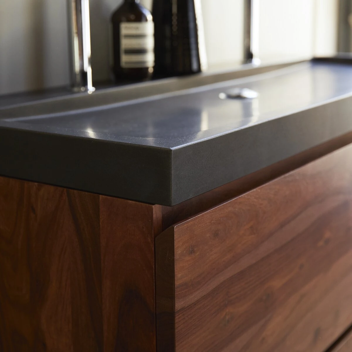 Nova - Meuble Salle De Bain En Palissandre Massif Et Pierre De Lave 120 Cm 6 Nova - Meuble Salle De Bain En Palissandre Massif Et Pierre De Lave 120 Cm – Image 6