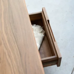 Arto - Meuble TV En Noyer Massif 180 Cm -Homezia Soldes Boutique 1200 1200 meuble tv en noyer massif arto 180 cm 6