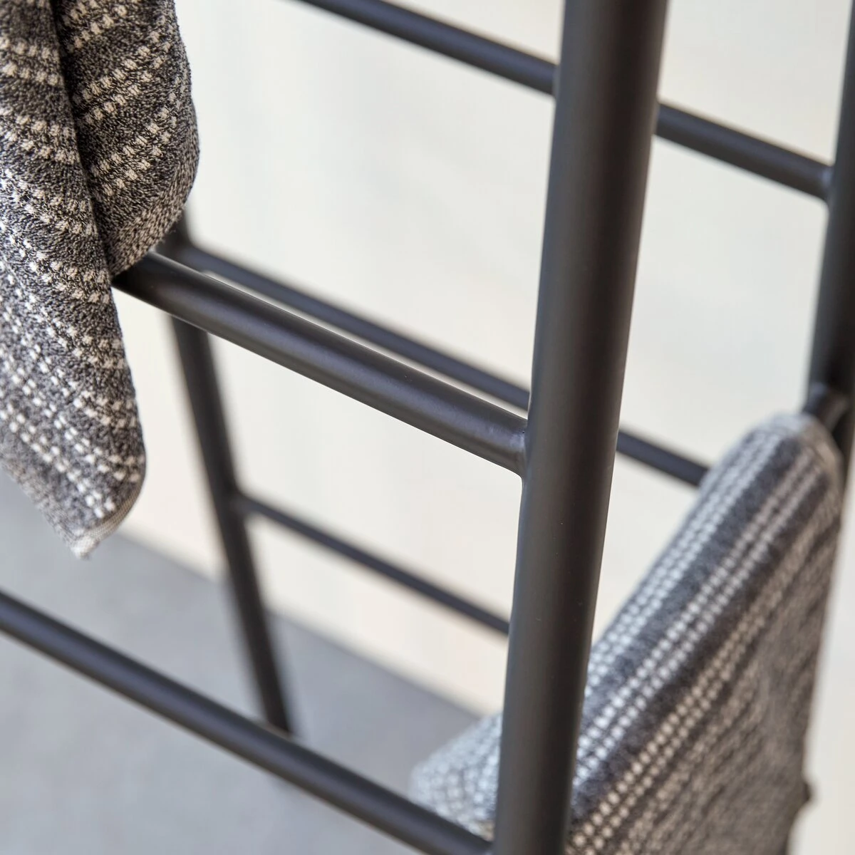 Adja - Porte-serviette En Métal 2 Adja - Porte-serviette En Métal – Image 2