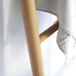 Carla - Porte Serviette En Teck Massif 13 Carla - Porte Serviette En Teck Massif -Homezia Soldes Boutique 1200 1200 porte serviette en teck massif carla 6