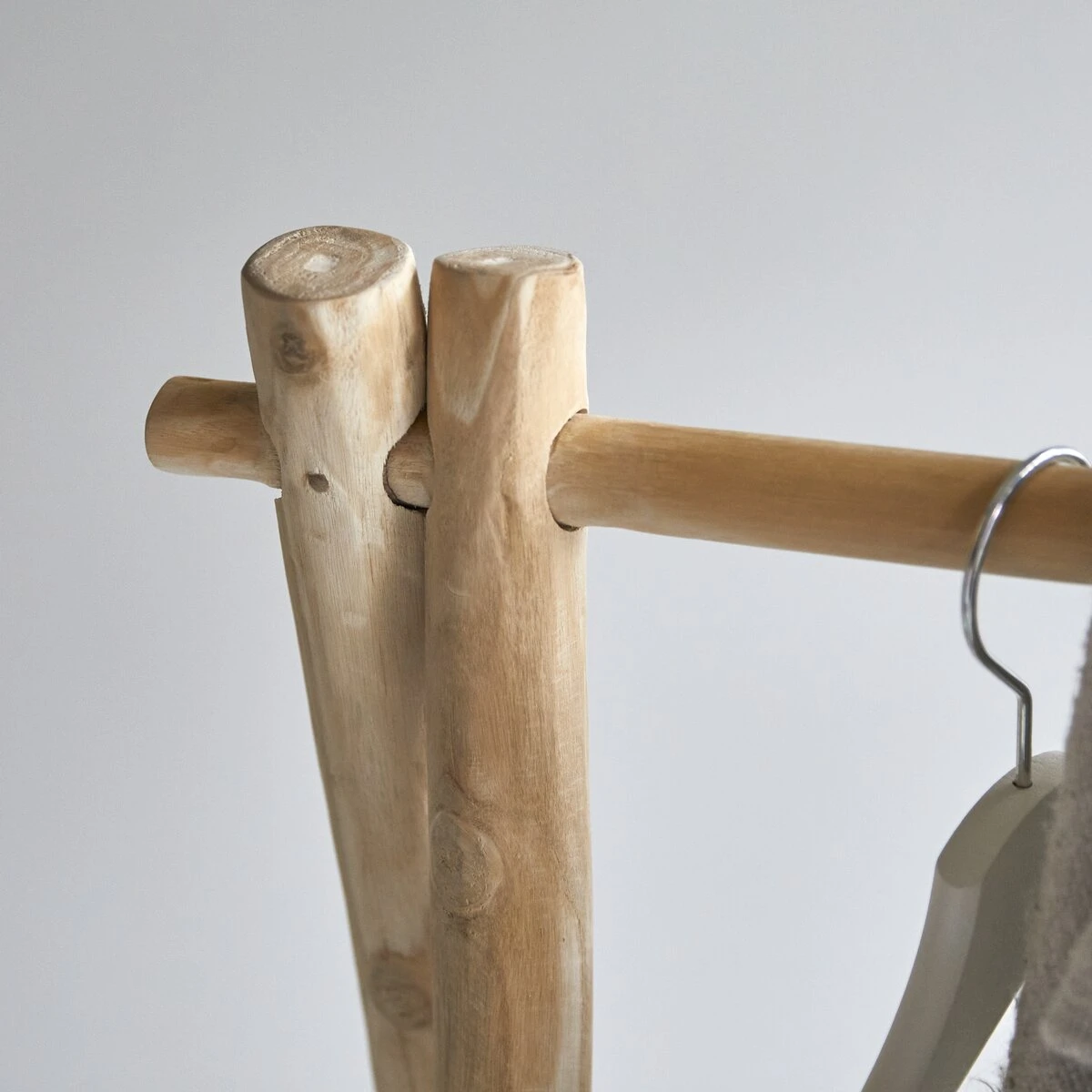 Kilim - Porte Serviette Simple En Teck Massif 2 Kilim - Porte Serviette Simple En Teck Massif – Image 2