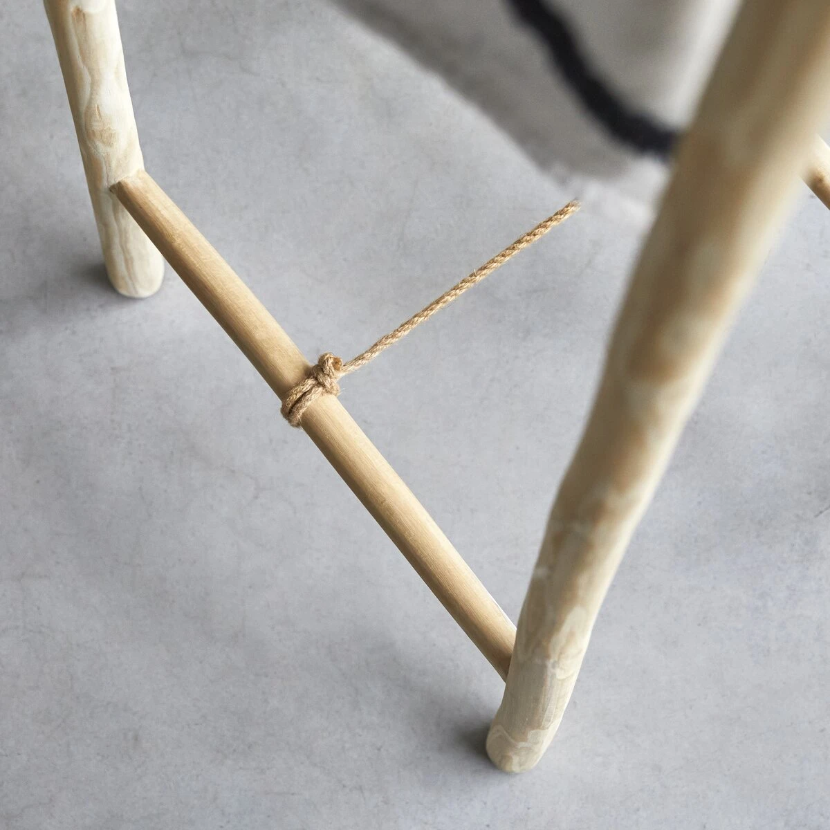 Kilim - Porte Serviette Simple En Teck Massif 6 Kilim - Porte Serviette Simple En Teck Massif – Image 6