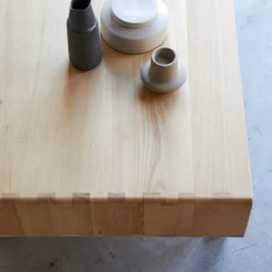 Luis - Table Basse En Orme Massif Et Cannage -Homezia Soldes Boutique 1200 1200 table basse en orme massif et cannage luis 2