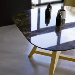 Stoneleaf - Table En Chêne Massif Et Marbre 2/4 Pers. -Homezia Soldes Boutique 1200 1200 table stoneleaf en chene massif et marbre 2 4 pers 2