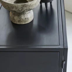 Emil - Vitrine Basse En Métal 8 Emil - Vitrine Basse En Métal -Homezia Soldes Boutique 1200 1200 vitrine basse en metal emil 2